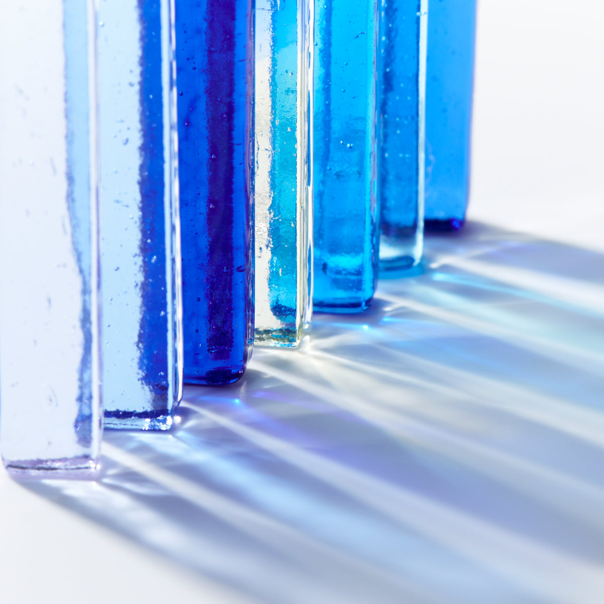 「青の森 へ」ひかり の えのぐ